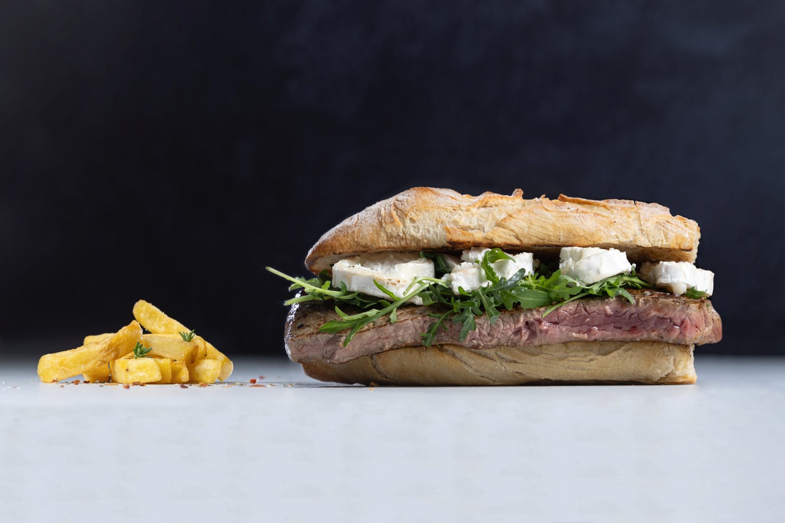 Sandwich chèvre 2 Sandwich faux-filet, chèvre, roquette<br />
Pain Marie Blachere<br />
Food-truck La Viande Vadrouille