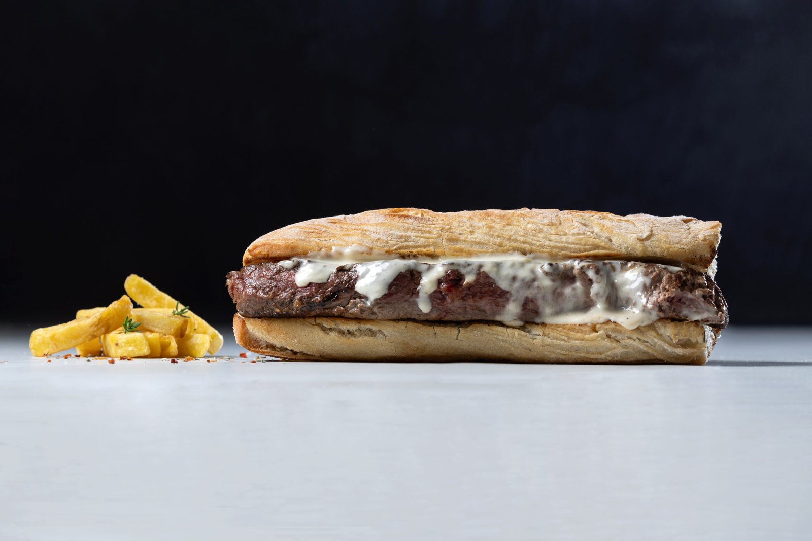 Le Sandwich du boucher, faux-filet, sauce maroilles